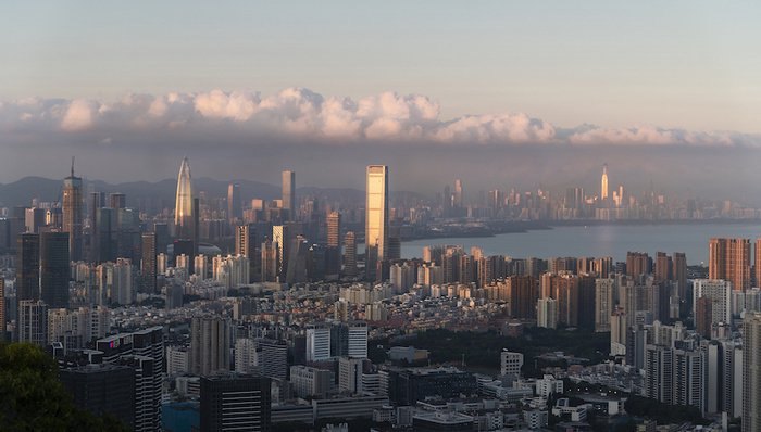 深圳楼市新政满月：新盘屡现“日光”，二手房价重回“6字头”